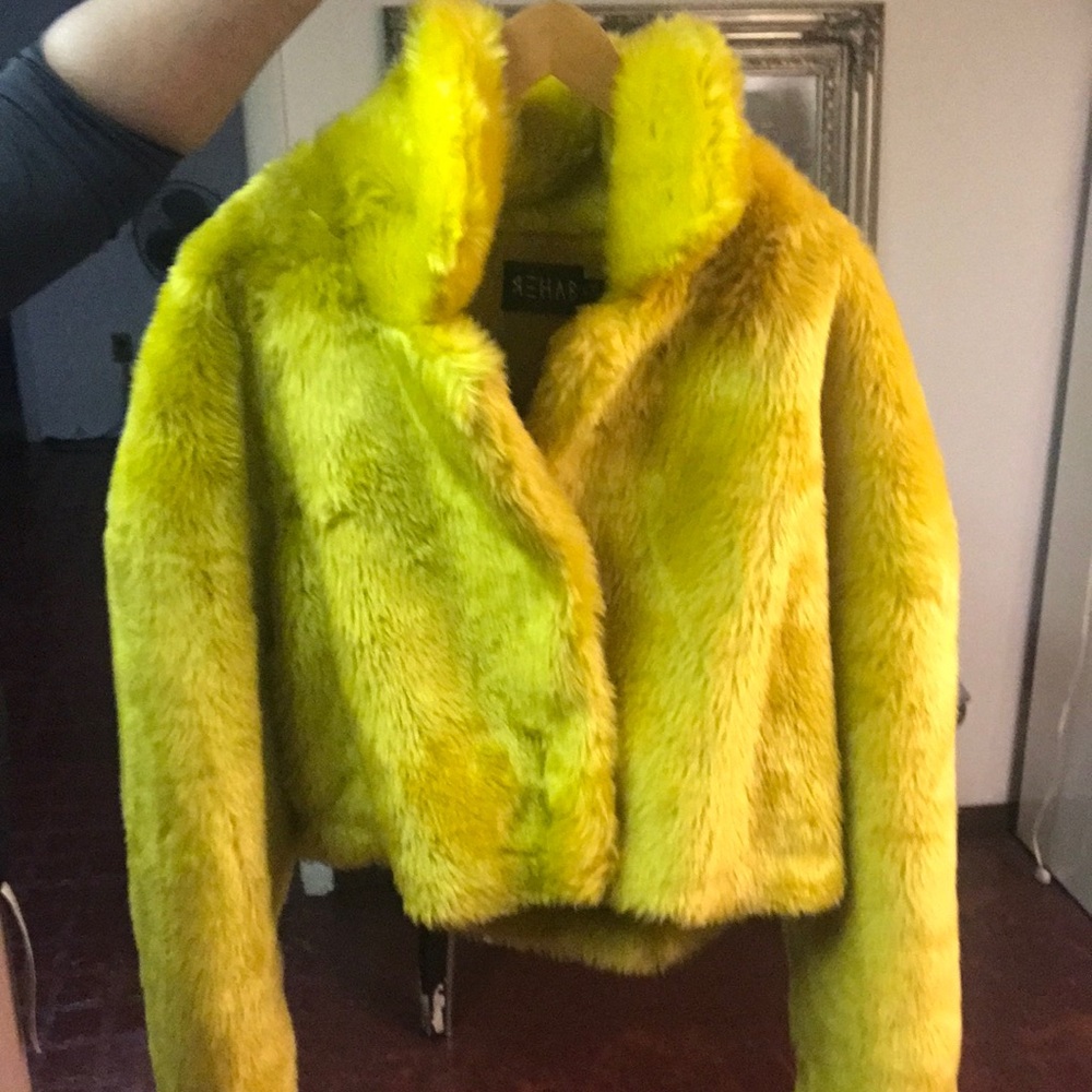 Yellow faux fur (winter)